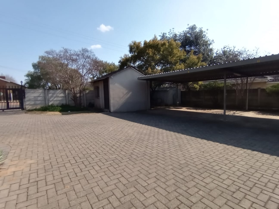 6 Bedroom Property for Sale in Vredefort Free State